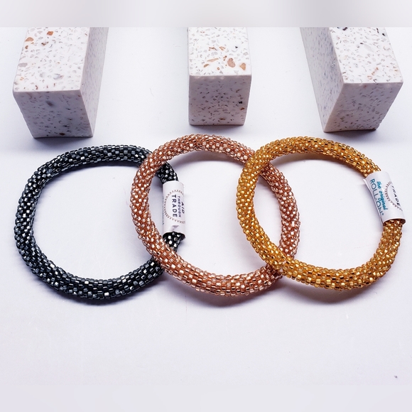 CHIC HAPPENS -Original Roll-On® Bracelets, 7" round, made in Nepal #2 (3 pieces) - Picture 3 of 8